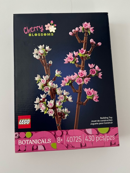 Lego Other - NEW LEGO Botanicals Cherry Blossoms Building Set
40725
430 Pieces
8+
Spring
Gift